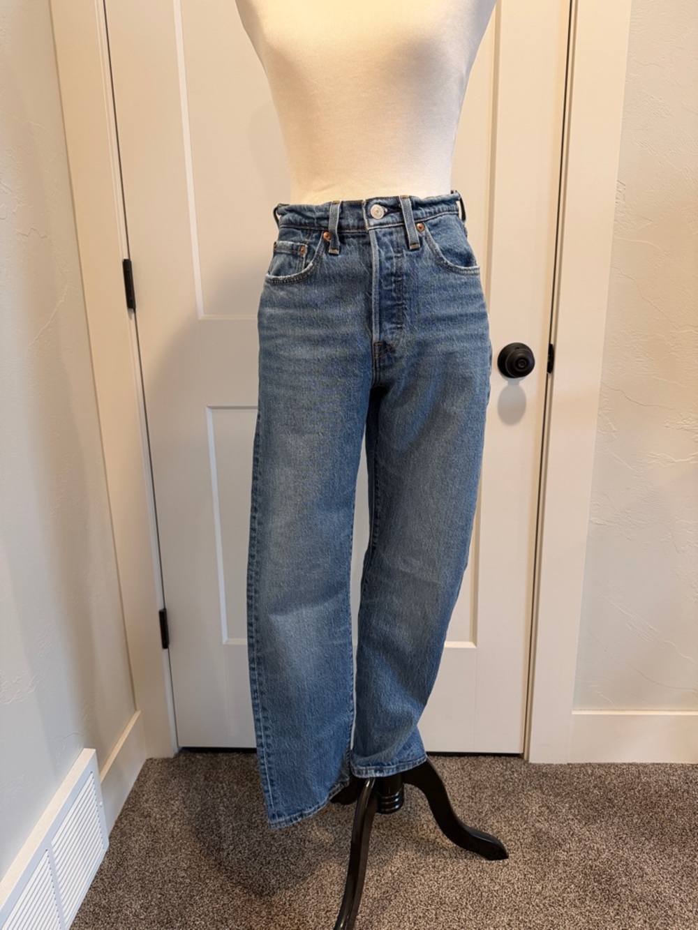 Ladies 501 jeans, EUC